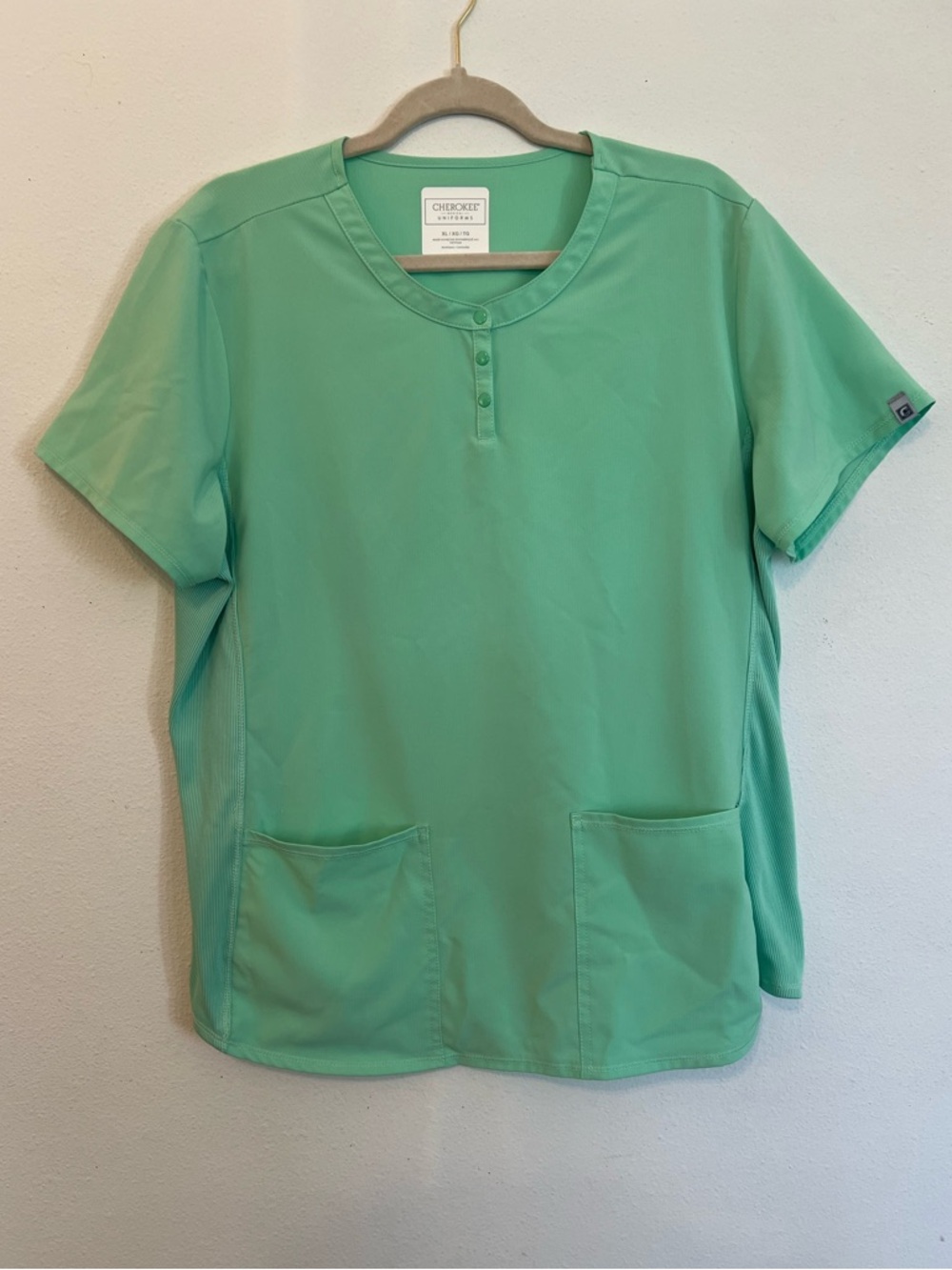 Cherokee Mint Green Henley Scrub Top with Pockets Size XL Nursing Healthcare